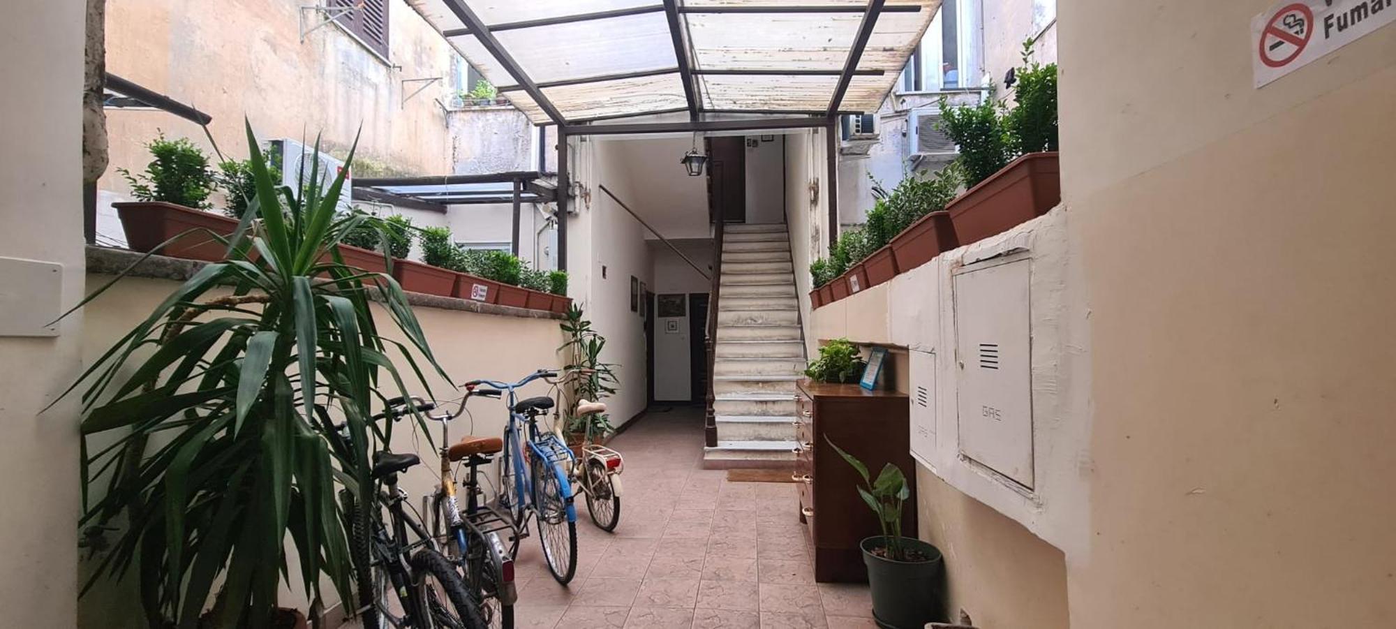 La Maison B8, Rome
